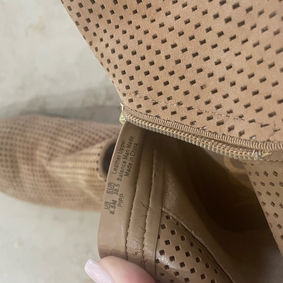 Sam Edelmen Leather Cut out Booties - Size 8.5 - Picture 4 of 4